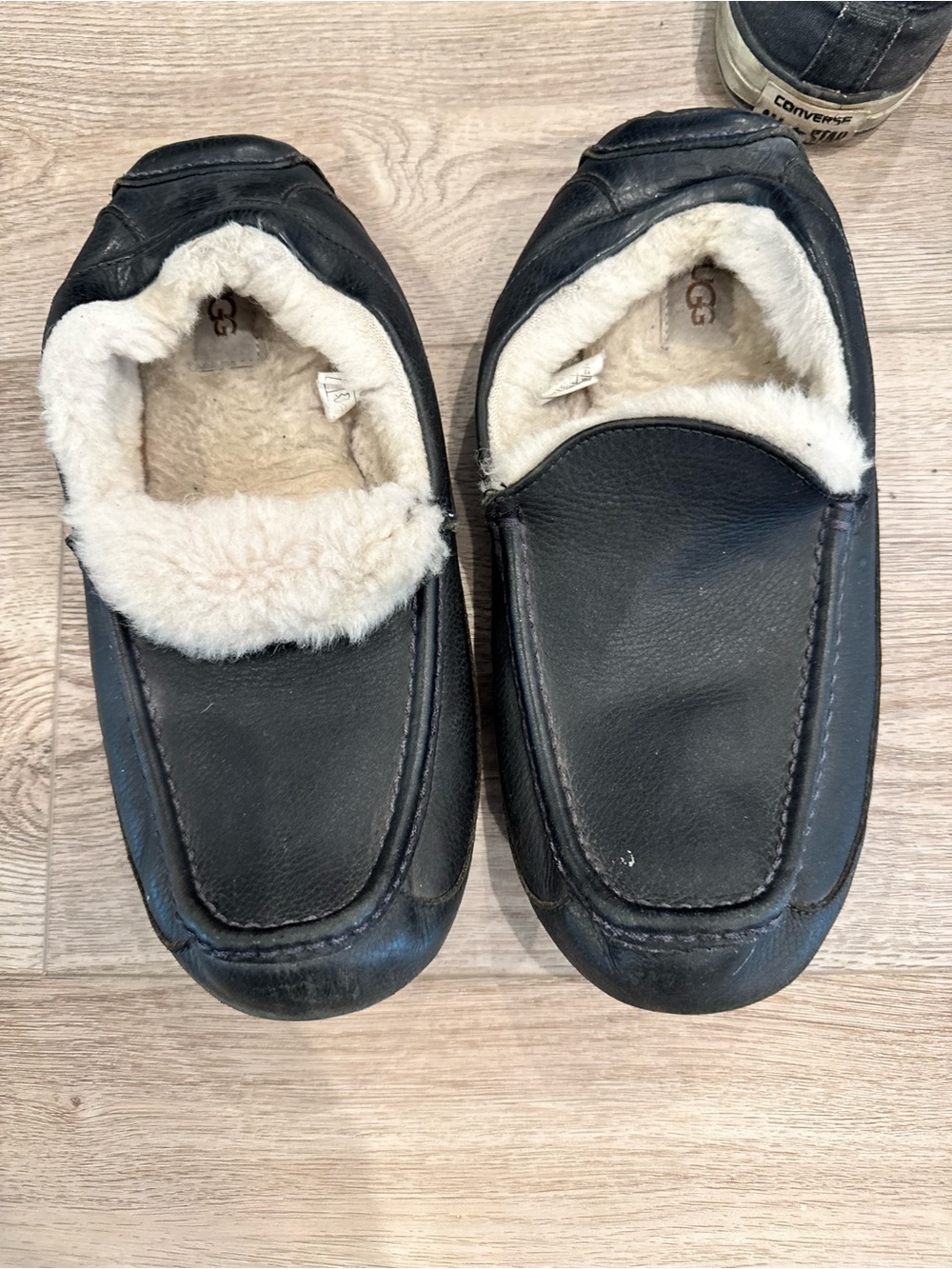 UGG Men Black Leather Shearling-Lined Slippers